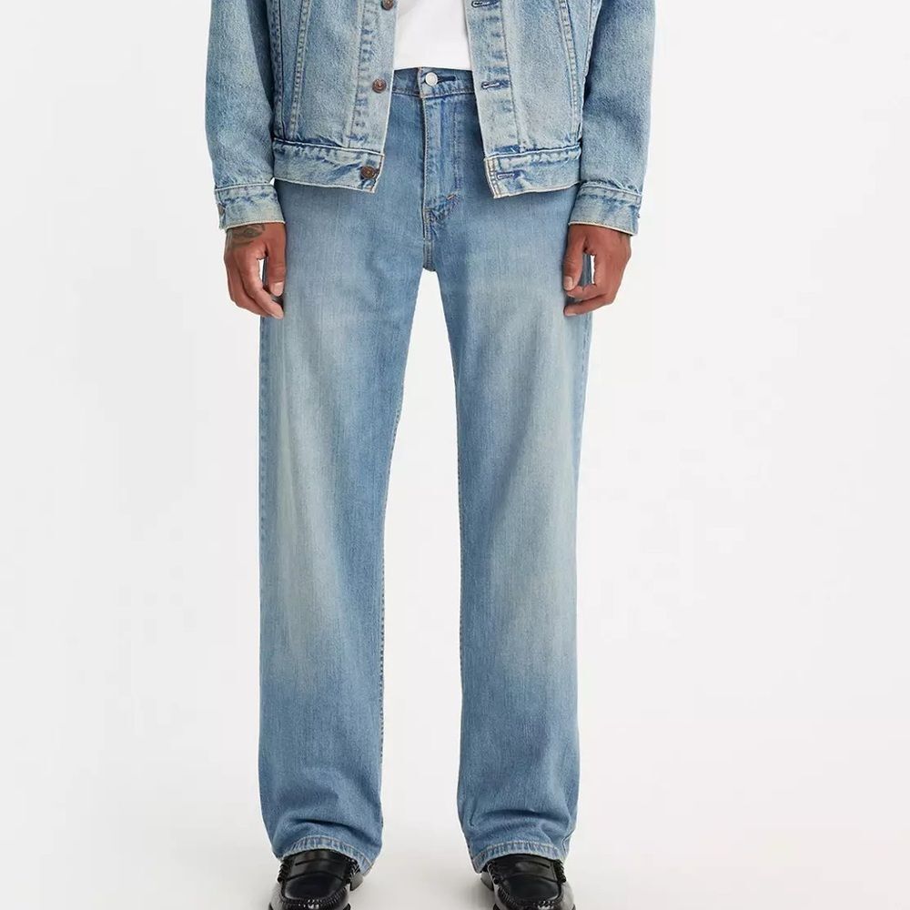 Levi's 569 Men's Light Blue Jeans Relaxed fit 44x 30 waist measures 45"